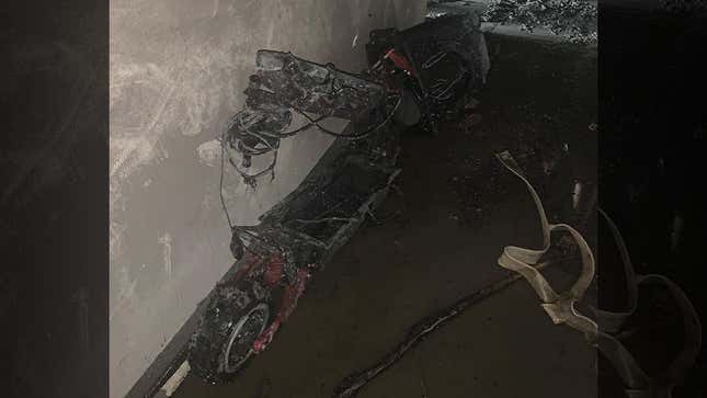 Image for article titled Manhattan Fire Caused By E-Scooter Injures 43