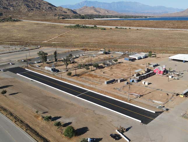 Image for article titled There’s A New Dragstrip In Southern California Where Street Cars Can Legally Race