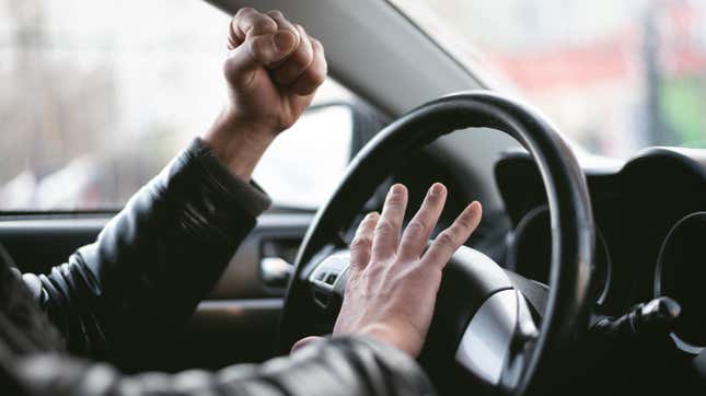 Bild zum Artikel mit dem Titel „Was ist das Unhöflichste, was Sie beim Autofahren tun?“