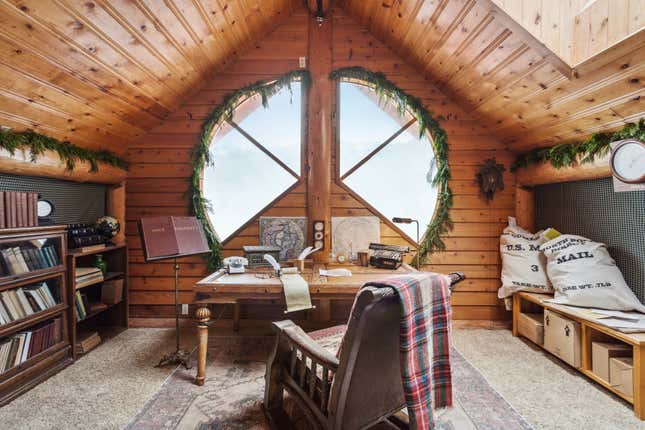 Image for article titled Look inside Santa Claus and Mrs. Claus’ $1.2 million North Pole home