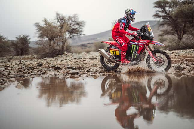 Image for article titled The Harrowing Beauty of the 2023 Dakar Rally