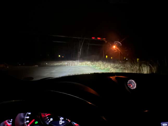 Scheinwerfer-Testbild aus dem Inneren eines 2013er Porsche Cayenne