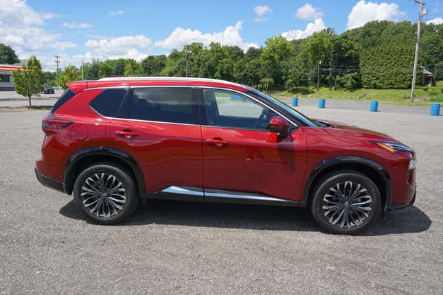 Image for article titled 2024 Nissan Rogue Is The Most Crossover Crossover To Ever Crossover