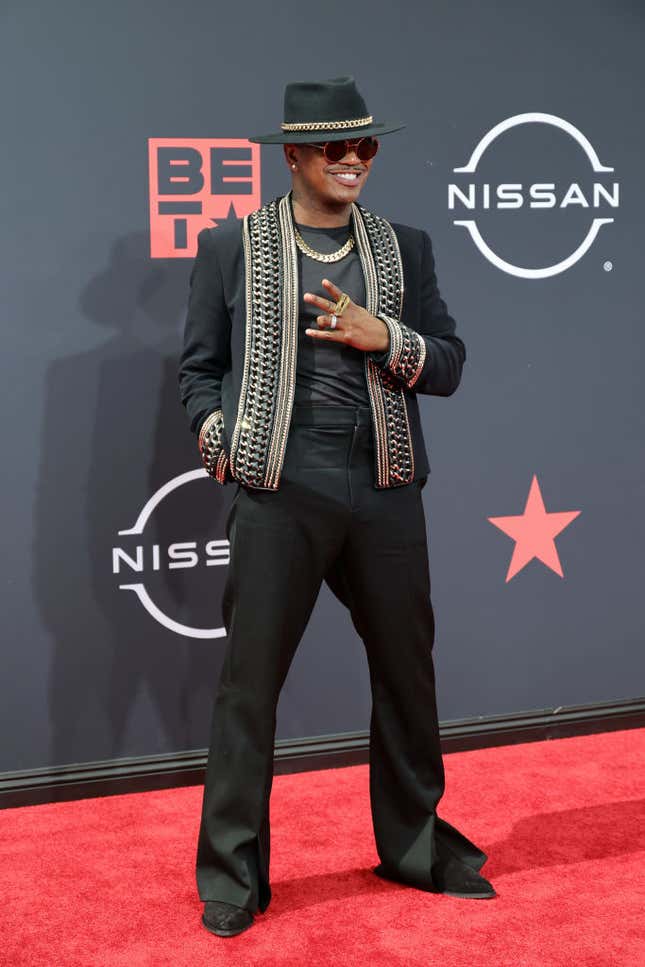 Image for article titled BET Awards 2022: Red Carpet Looks