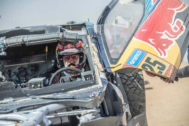 Image for article titled Defending Dakar Champ Carlos Sainz Bent His Ford Too Badly To Continue