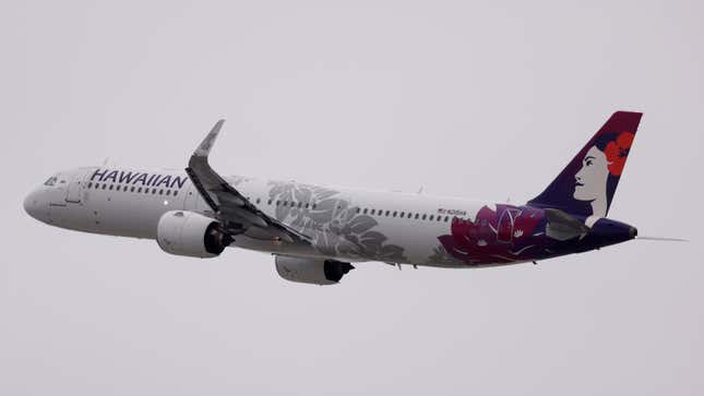 Un avión de Hawaiian Airlines