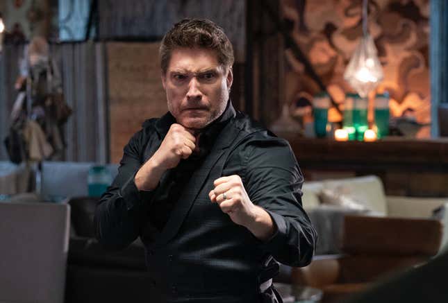 Veja imagens de 'Cobra Kai: The Karate Kid Saga Continues' - 26/10