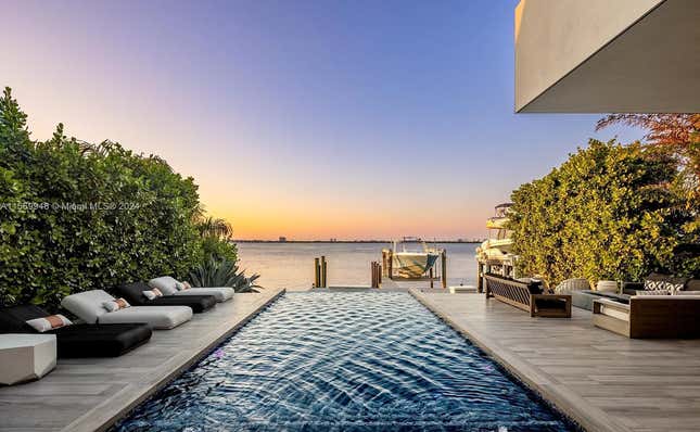 Image for article titled A Peek Inside Diana Ross&#39; Lavish Miami Home