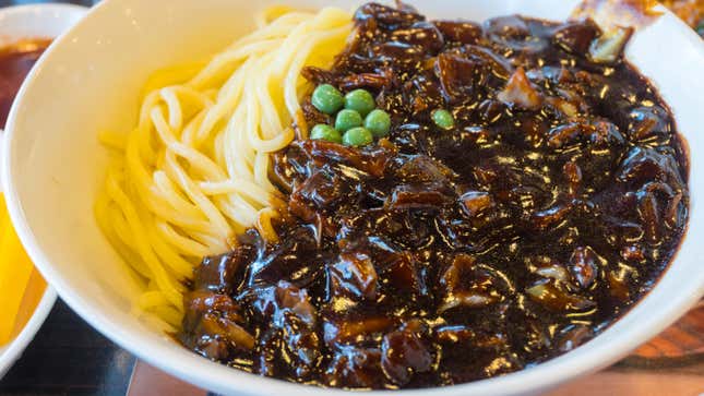 jajangmyeon noodles