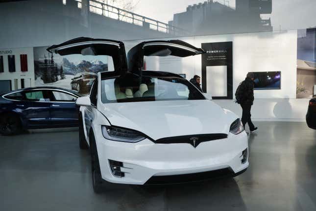 Image for article titled Teen Security Researcher Claims He Can Remotely Access 25 Teslas Around the Globe