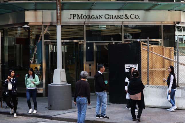 Image for article titled JPMorgan Chase, Bank of America and others might launch their own crypto