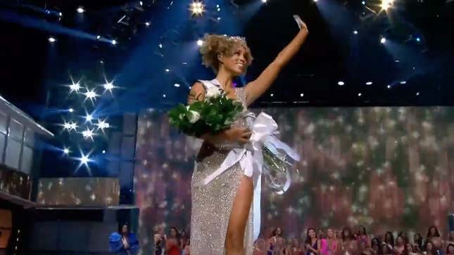 Miss Kentucky Elle Smith takes her first walk as Miss USA 2021 on November 29, 2021.