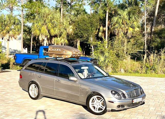 Image for article titled At $7,500, Is This 3-Row 2004 Mercedes E500 Wagon A Triple Threat?