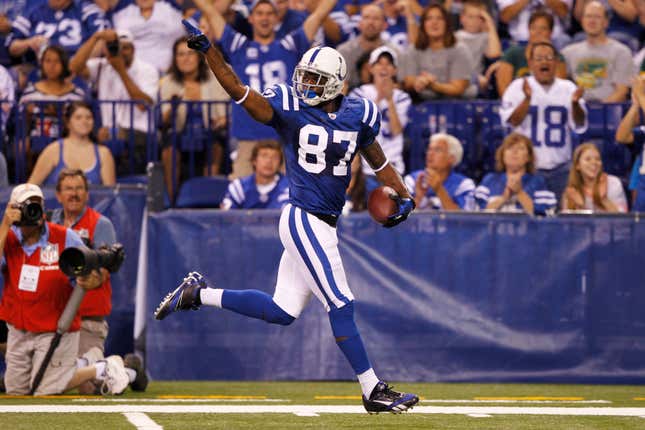 Image for article titled Julius Peppers, Antonio Gates, and the 15 Finalists for the 2024 Hall of Fame