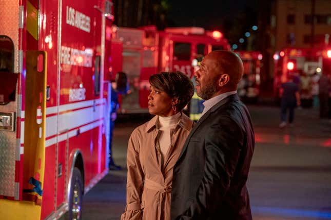 9-1-1: L-R: Angela Bassett and Rockmond Dunbar in the “Defend In Place” episode of 9-1-1 on FOX. CR: Jack Zeman / FOX.