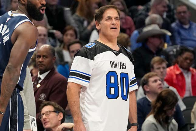 FILE - Dallas Mavericks owner Marc Cuban on the sidelines during the first half of an NBA basketball game against the Los Angeles Lakers in Dallas, Tuesday, Dec. 12, 2023. On Wednesday, Dec. 27, 2023, the NBA approved the sale of controlling interest of the Dallas Mavericks from Mark Cuban to the families that run the Las Vegas Sands casino company. (AP Photo/LM Otero, File)