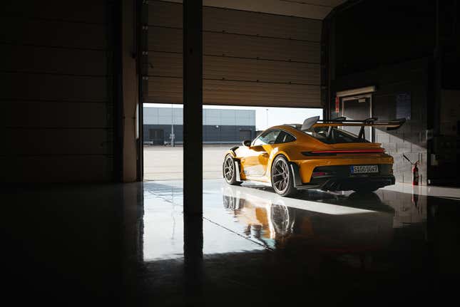 Image for article titled Every Ridiculous High-Tech Feature on the 2023 Porsche 911 GT3 RS