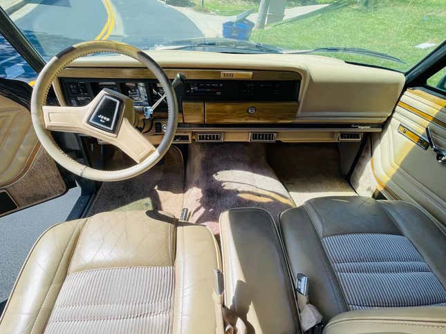 Image for article titled At $13,750, Is This 1991 Jeep Grand Wagoneer An Even Grander Bargain?
