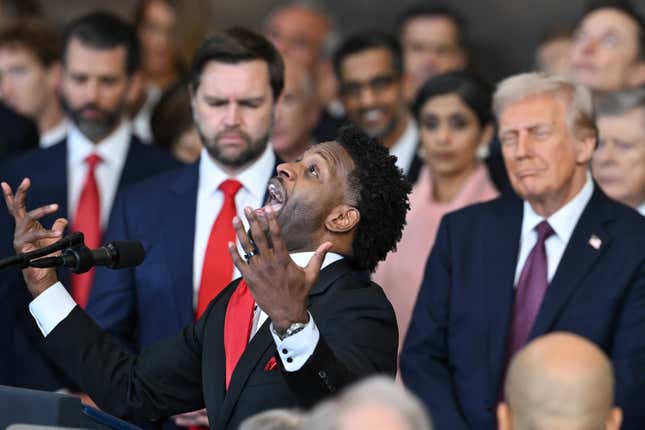 Image for article titled Internet Dragged to Hell Black Pastor Who Gave Inauguration Prayer