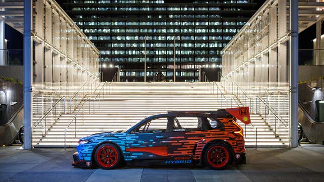 A profile image of the left side of the CR-V race car at the bottom of some stairs. 