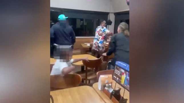 Image for article titled Fists Thrown at Miami IHOP After Black Woman Claims She Was Called a Racial Slur