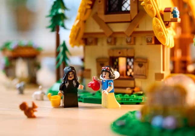 Image for article titled Recreate Snow White's Life, Death, and Resurrection With This Lego Set