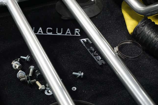 Image for article titled This Florida Company Is Modernizing Jaguar E-Types