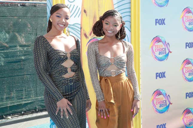 Image for article titled Even More, Ways Chloe and Halle Bailey&#39;s Locs Were Styled