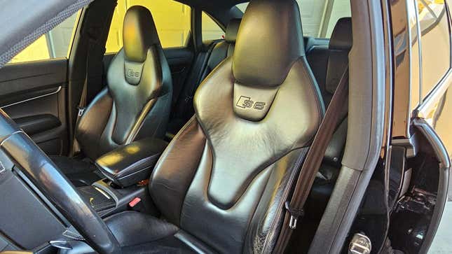 2008 Audi S6 V10 seats