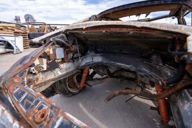 Image for article titled Porsche 911 Carcass Listed On Bring A Trailer Begs The Question: Why?