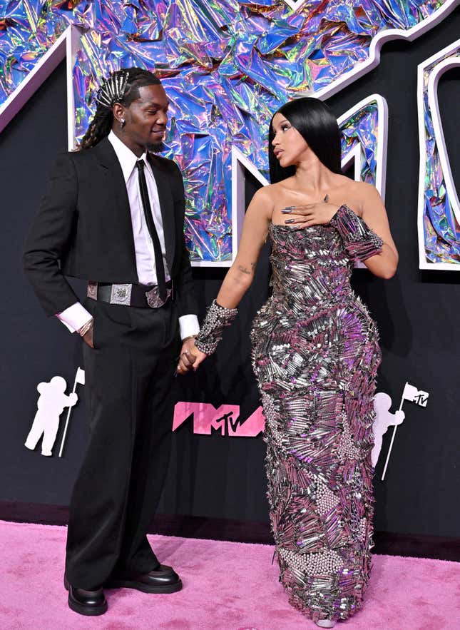 Image for article titled Oh This Could Get Ugly, Deja Vu! Cardi B files from Divorce from Offset Once again