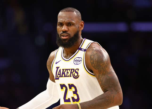 Bild für Artikel mit dem Titel The Tea On Warum dieser Autor LeBron James wegen eines neuen Netflix-Basketballfilms herunterzieht