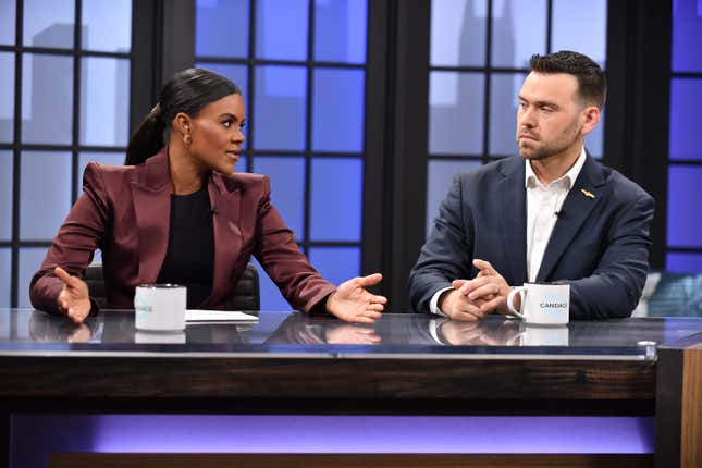 NASHVILLE, TENNESSEE – 3. MAI: Candace Owens und Jack Posobiec sind am 3. Mai 2022 am Set von „Candace“ in Nashville, Tennessee zu sehen. Die Show wird am 3. Mai 2022 ausgestrahlt.