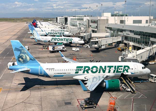 Imagen para el artículo titulado Frontier está añadiendo asientos de primera clase porque incluso las aerolíneas de bajo coste necesitan pasajeros adinerados