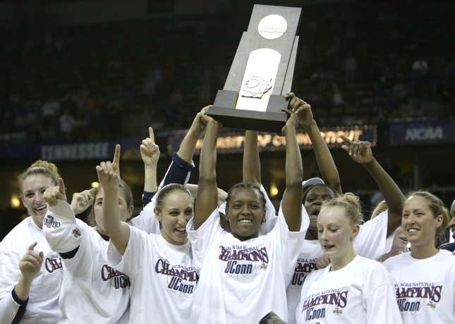Image for article titled 15 most memorable women's March Madness moments