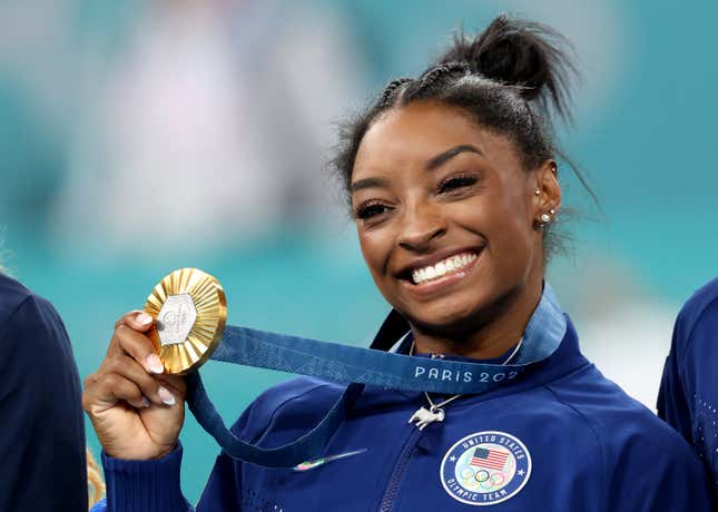 Image de l'article intitulé Simone Biles veut vraiment que vous arrêtiez de lui poser cette question idiote