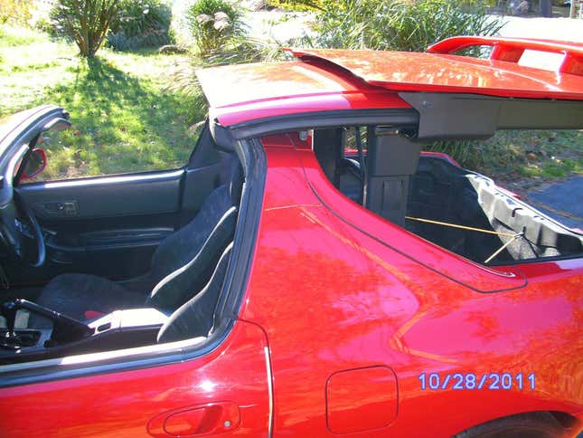 Image for article titled At $25,000, Will You Flip your Lid Over This 1993 Honda del Sol SiR?