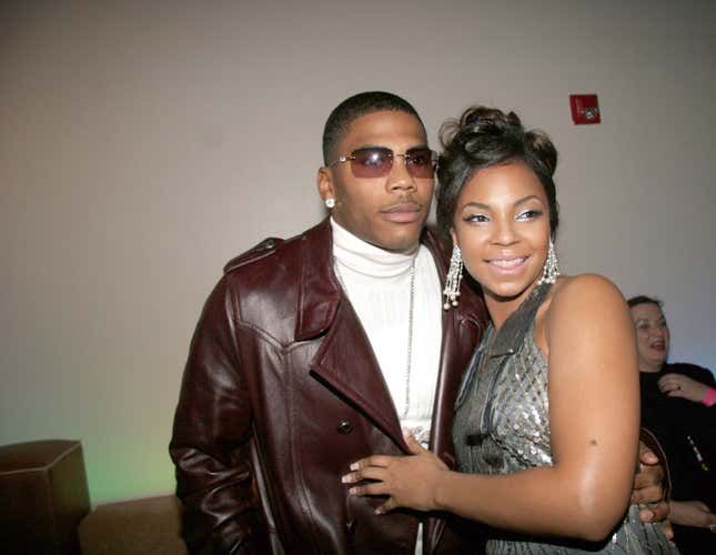 Nelly et Ashanti lors de la fête surprise du 25e anniversaire d’Ashanti - À l’intérieur chez Glo à New York, New York, États-Unis. 