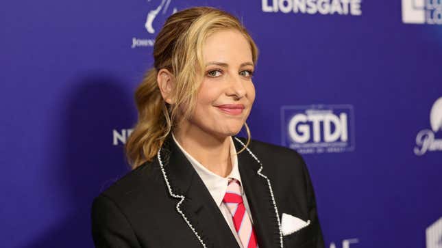 Image for article titled Sarah Michelle Gellar Gives Us Permission to Watch 'Buffy the Vampire Slayer' Again