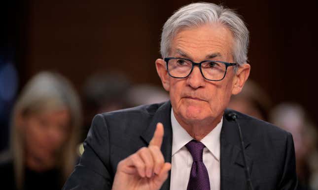 Image for article titled Powell visits Trump at the White House — and says the Fed will do its own thing on interest rates