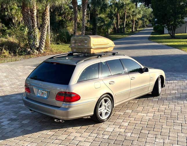 Image for article titled At $7,500, Is This 3-Row 2004 Mercedes E500 Wagon A Triple Threat?