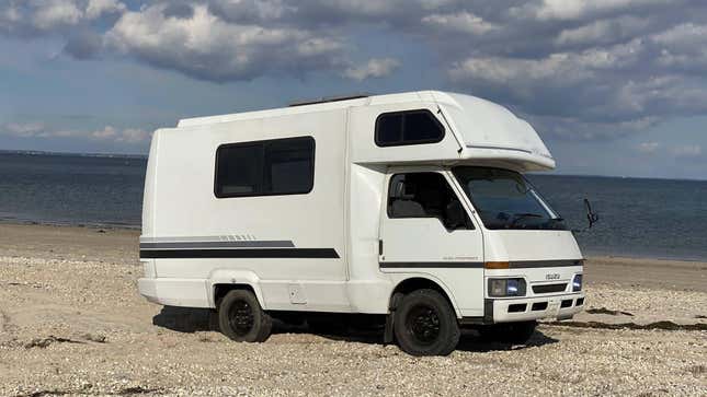 Image for article titled This Isuzu Fargo 4x4 Camper Is An Old JDM RV You Can Actually Live With