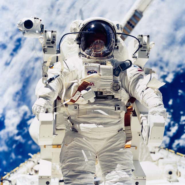 Image for article titled Pulse-Pounding Photos Recall NASA's Historic First Untethered Spacewalk, 40 Years On
