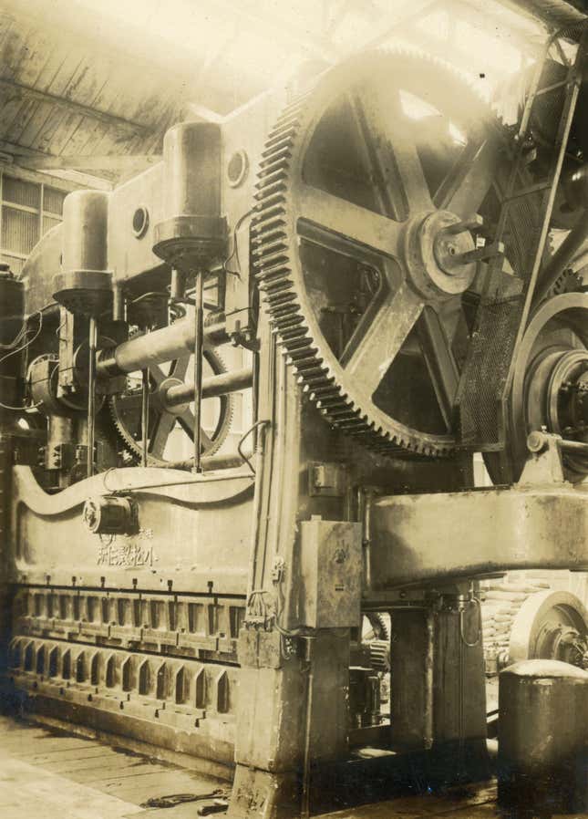 Image for article titled Toyota Is Moving A Prewar 700-Ton Press Machine Halfway Around The World