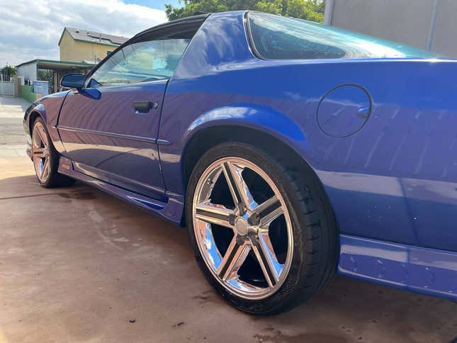 Image for article titled At $6,000, Is This 1992 Chevy Camaro RS An &#39;Arresting&#39; Deal?