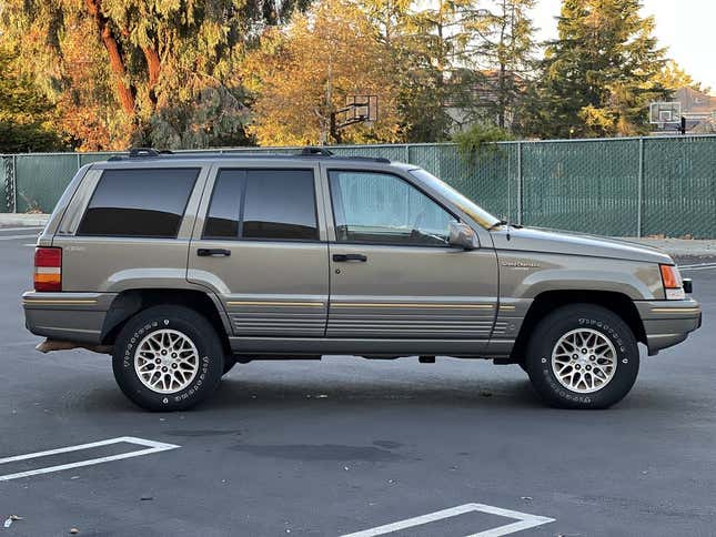 Image for article titled At $10,500, Is This 1995 Jeep Grand Cherokee A Grand Bargain?