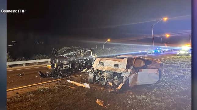 A screenshot of the crash between a stolen Ford Mustang and Dodge Grand Caravan Uber.