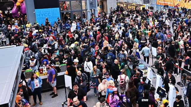 Footage of the crowd at Comic-Con.