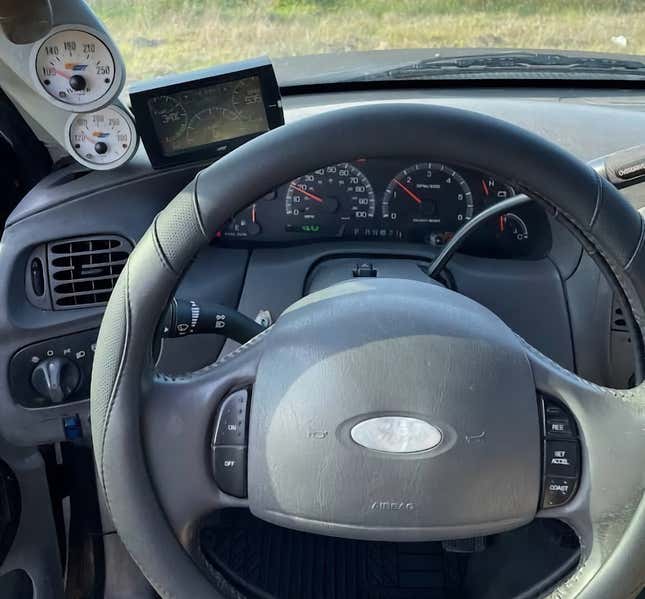 Image for article titled At $3,500, Is This 2002 Ford F-150 A Darkly Good Deal?