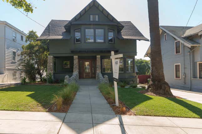 File - A for sale sign is posted outside a home in the Angelino Heights historical neighborhood of Los Angeles, on Oct. 19, 2023. On Thursday, Freddie Mac reports on this week&#39;s average U.S. mortgage rates. (AP Photo/Damian Dovarganes, File)